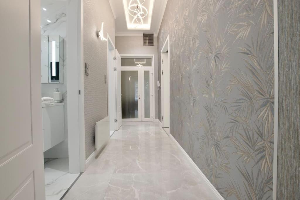 Premium By Hi5 - 2 Bedroom In The Center Apartment *