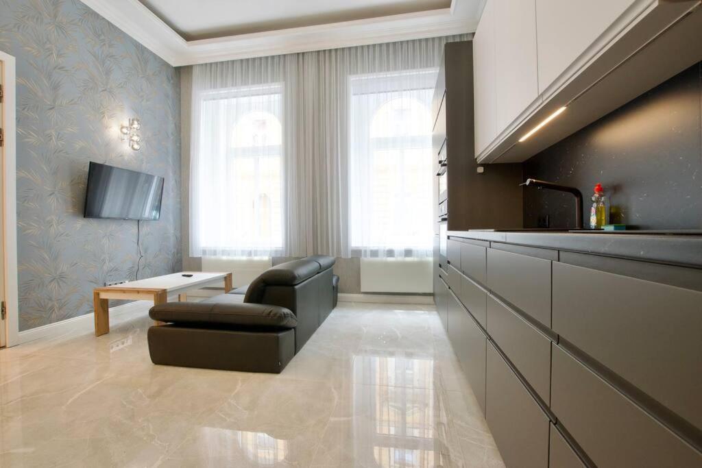 Premium By Hi5 - 2 Bedroom In The Center Budapest