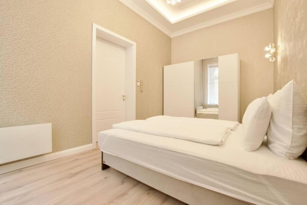 Premium By Hi5 - 2 Bedroom In The Center Apartment