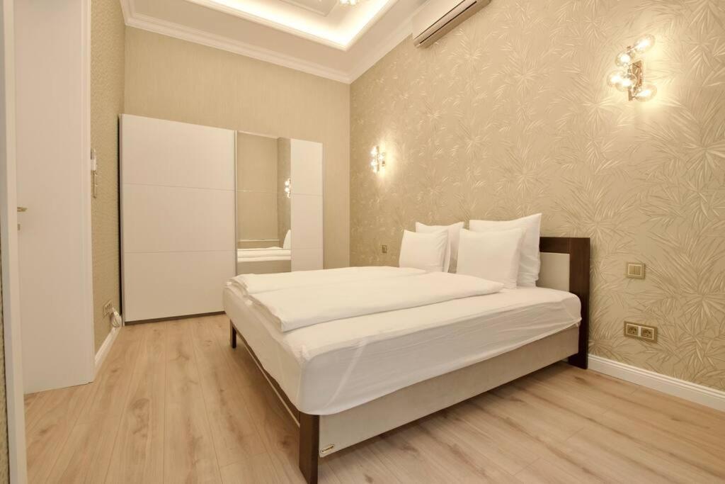 Premium By Hi5 - 2 Bedroom In The Center Apartment Budapest